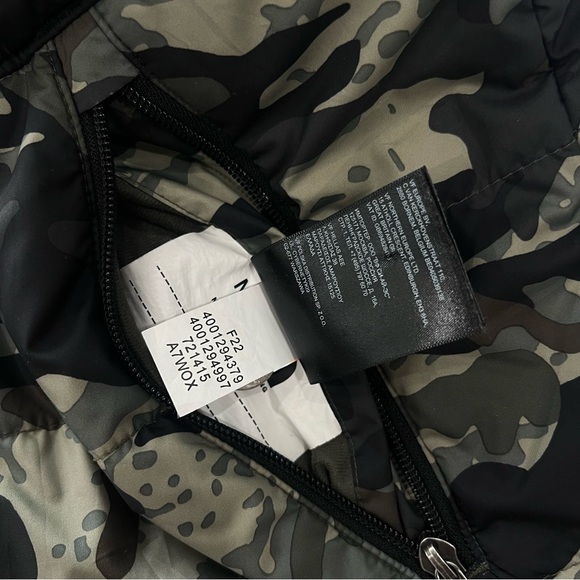 The North Face Boys Mount Camo Printed Reversible Jacket Sz XXL-18/20 - Picture 7 of 12